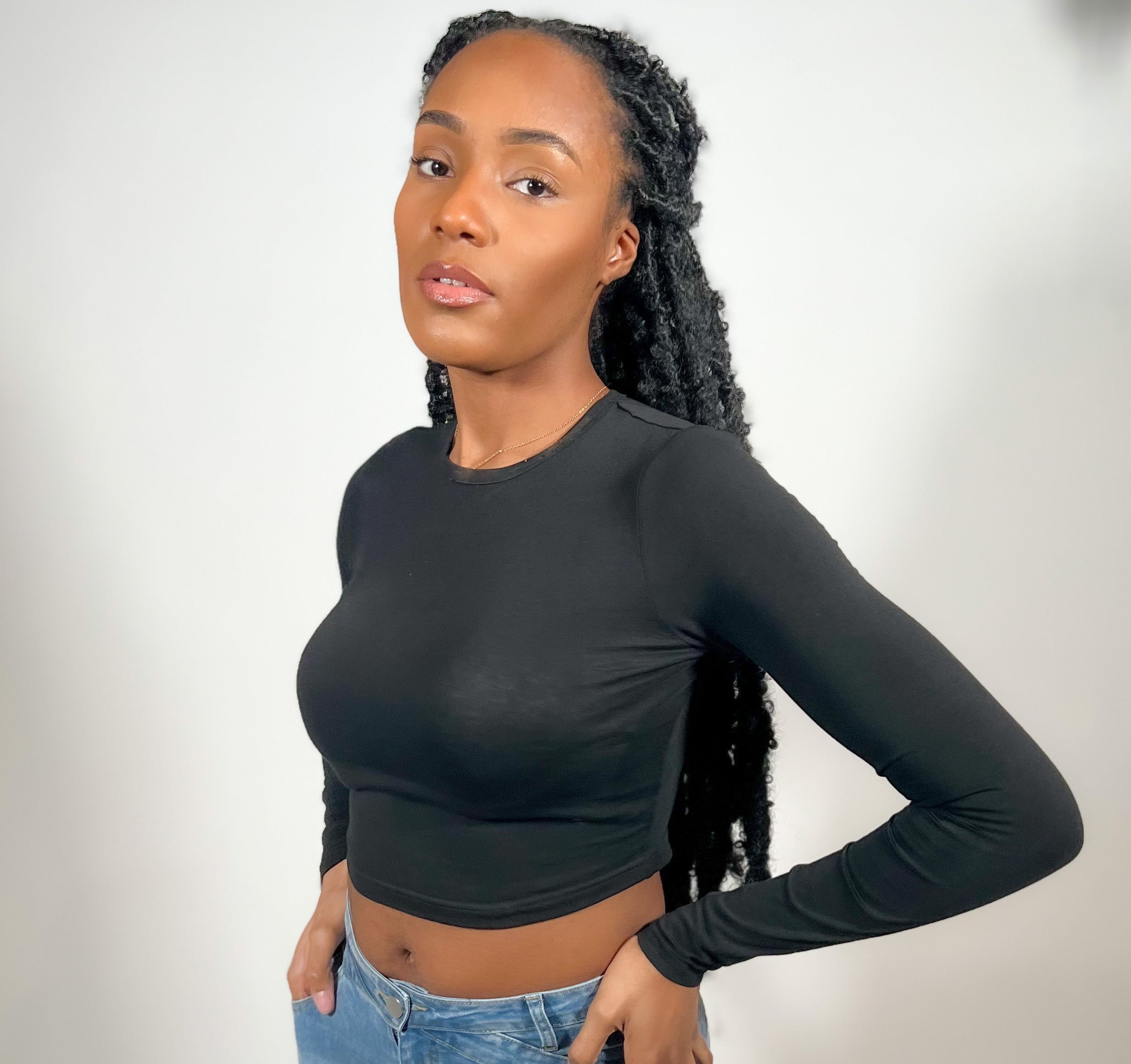 CROP TOP MANCHES EXTRA LONGUES